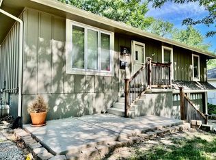 400 SW 24th St, Blue Springs, MO 64015