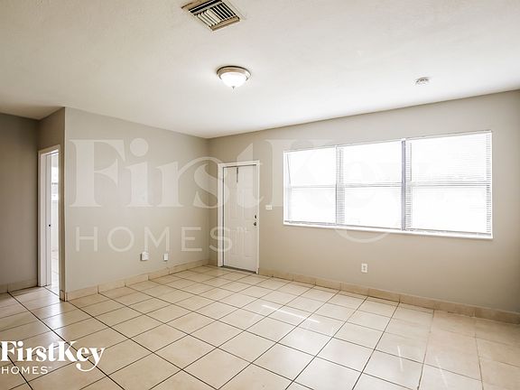 3rd image of 275 NW 194th Ter