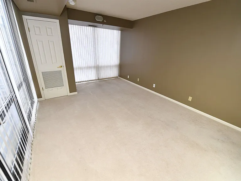 123 SW Jefferson Ave #E16NE — Photo 30