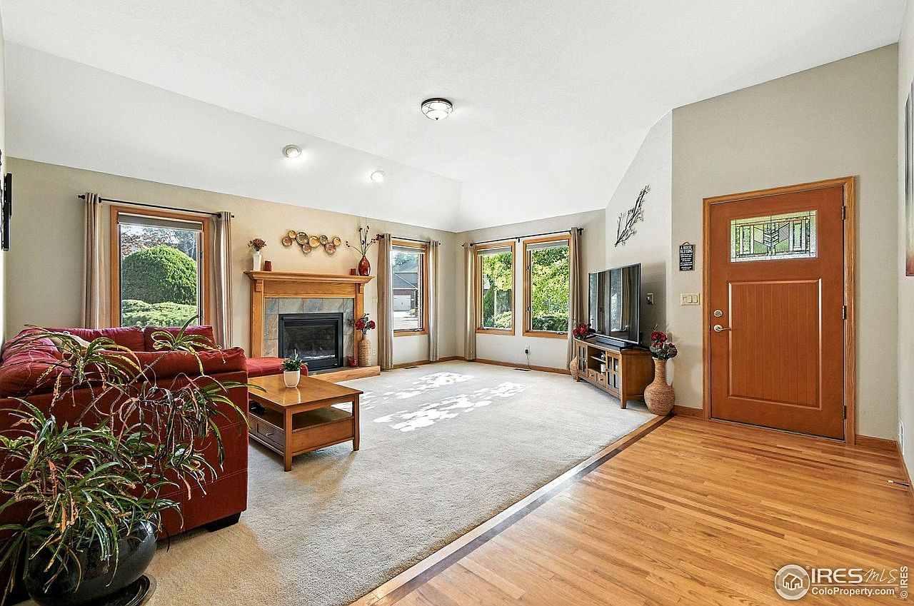 2020 Diamond Dr - Photo 3