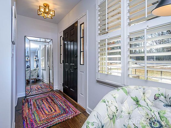 3rd image of 355 Mockingbird Dr