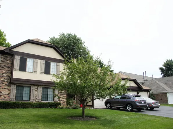 521 Cumberland Trl #8, Roselle, IL 60172