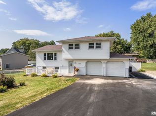 126 Henry Dr, Orion, IL 61273