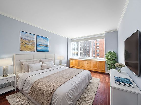 4th image of 61 W 62nd St APT 12F