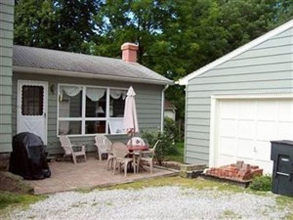 2nd image of 130 S Pardee St