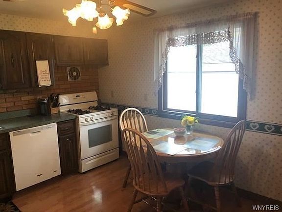 4th image of 119 Colden Ct