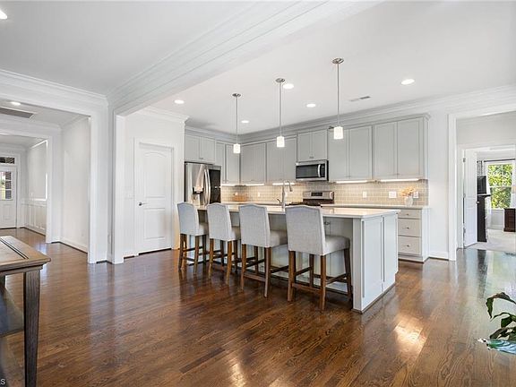 3rd image of 8107 Ridgeback Ct