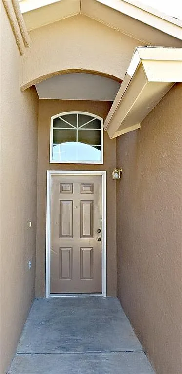 3 bed, 2.0 bath, 1210 sqft, $1,300 — Photo 2