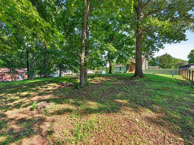 607 Granger Ln — Photo 34