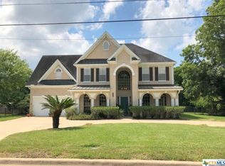 303 Roseland Ave, Victoria, TX 77901