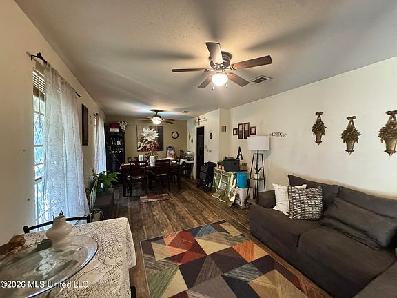 5th image of 3432 Dundee Ln