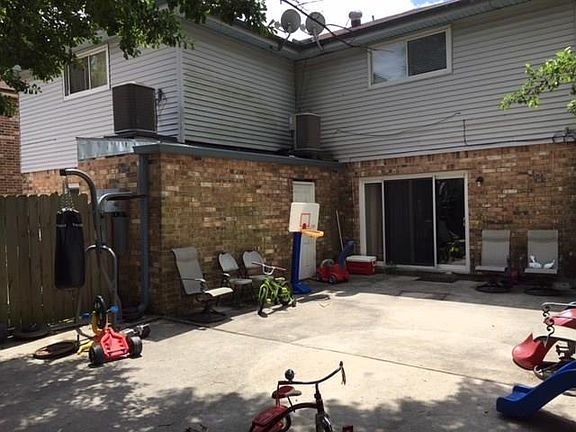 2nd image of 2305-07 Caswell Ln