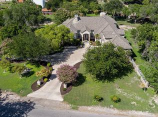 16 Pepper Ln, Del Rio, TX 78840