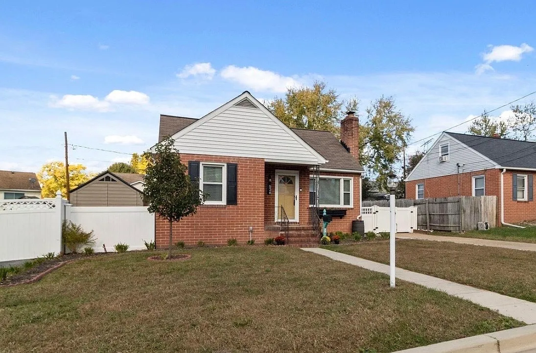 3 bed, 1140 sqft, $2,400 — Photo 3