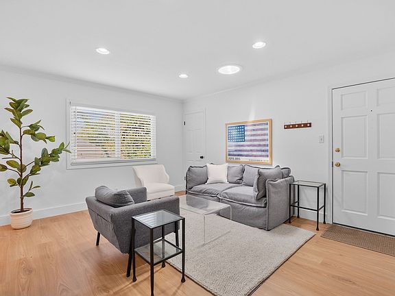 5th image of 2330 8th St #4