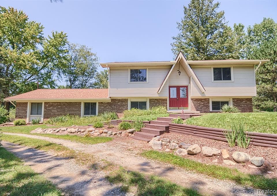1650 Duck Creek Ln, Ortonville, MI 48462 Zillow