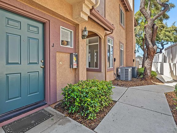 4th image of 11362 Via Rancho San Diego Unit J
