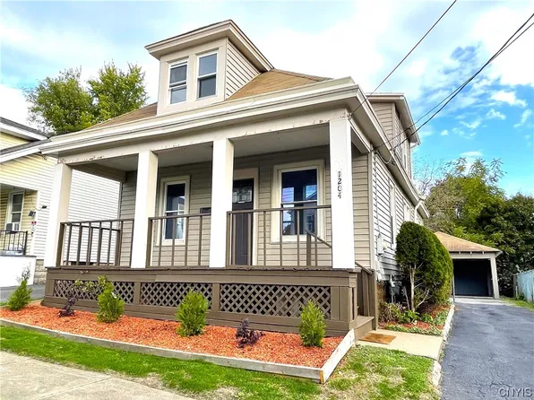 1204 Oak St, Utica, NY 13502