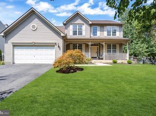 2 Stonehedge Dr, East Windsor, NJ 08520