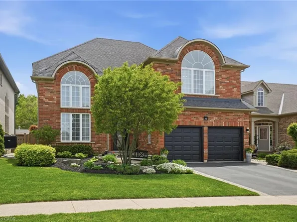 156 Valmont St, Hamilton, ON L9G 4Z9