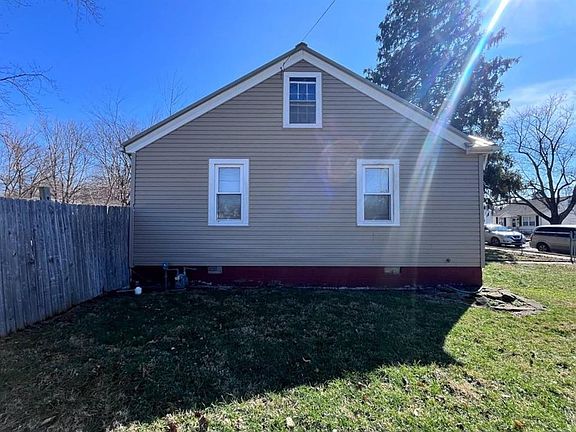 3rd image of 2601 W Victory Ct