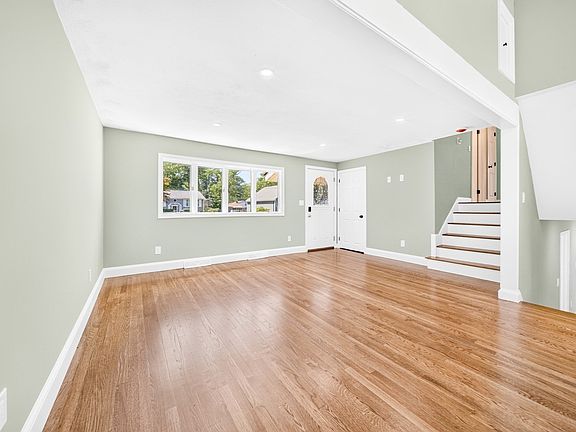 4th image of 14 Clarence St
