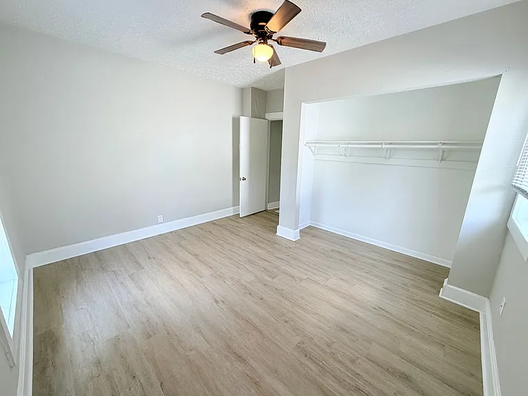 1132 N Oxford St — Photo 20