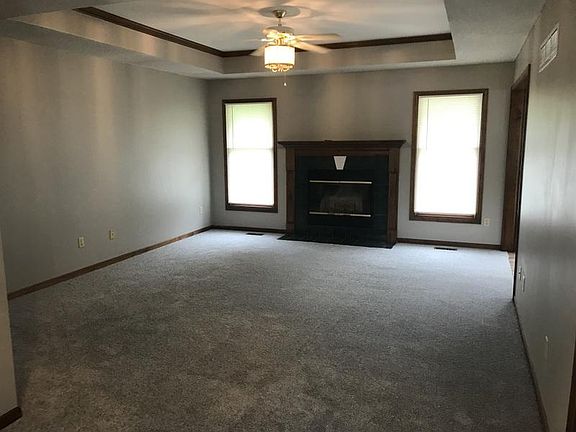 3rd image of 506 NE Leann Dr