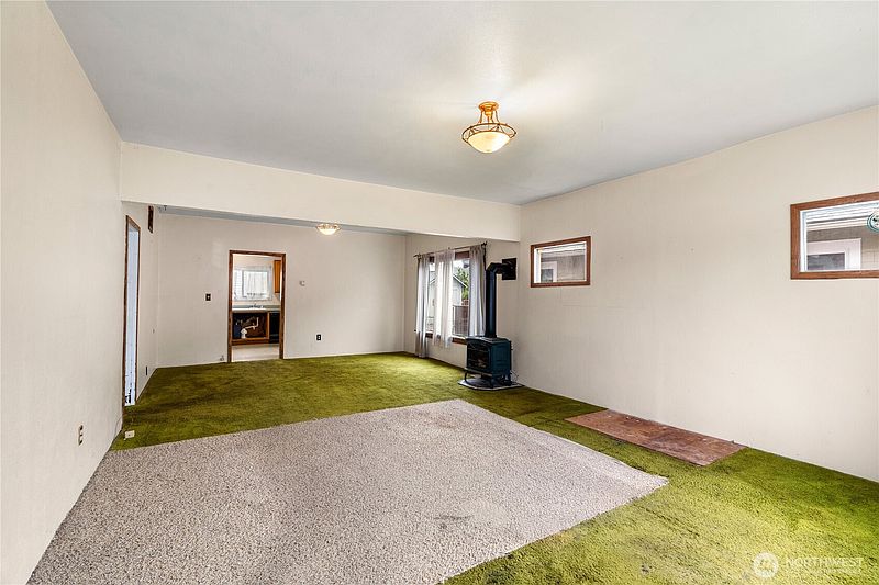 2nd image of 1124 Lincoln Street