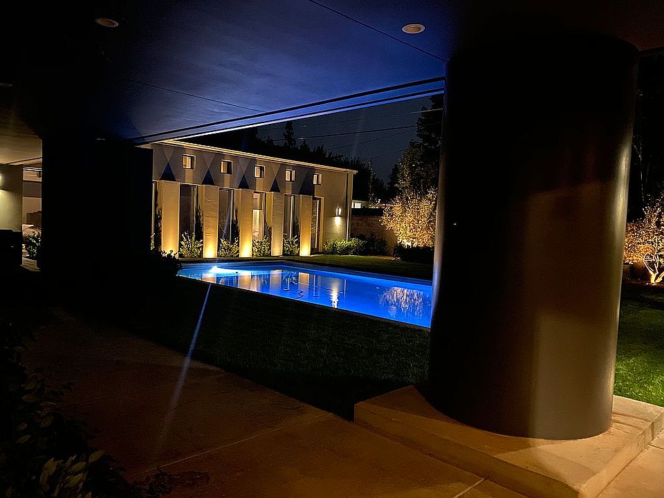 2nd image of 7012 Oakmont Dr