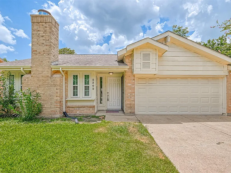 2302 Brook View Ln — Photo 2