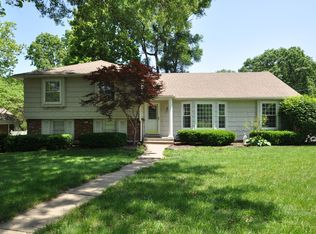 11733 Oak St, Kansas City, MO 64131