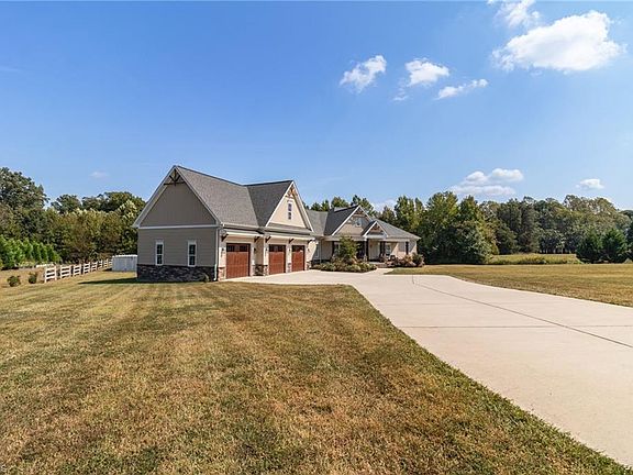2nd image of 5484 Friendship Ledford Rd