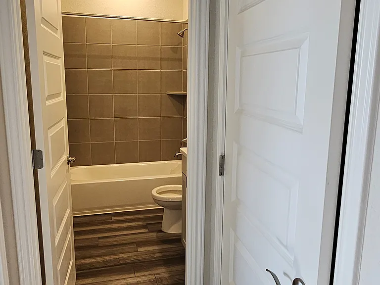 117 Greenspire Ln — Photo 6