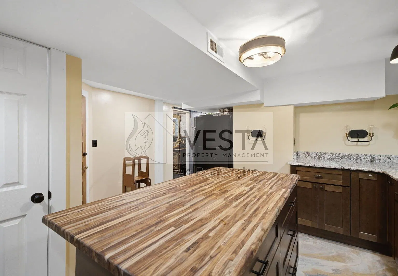 2 bed, 1.0 bath, 950 sqft, $1,350 — Photo 4