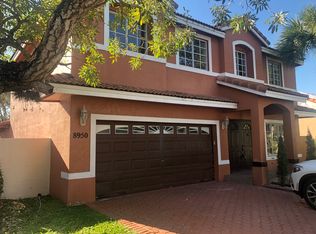 8950 NW 189th Ter, Hialeah, FL 33018