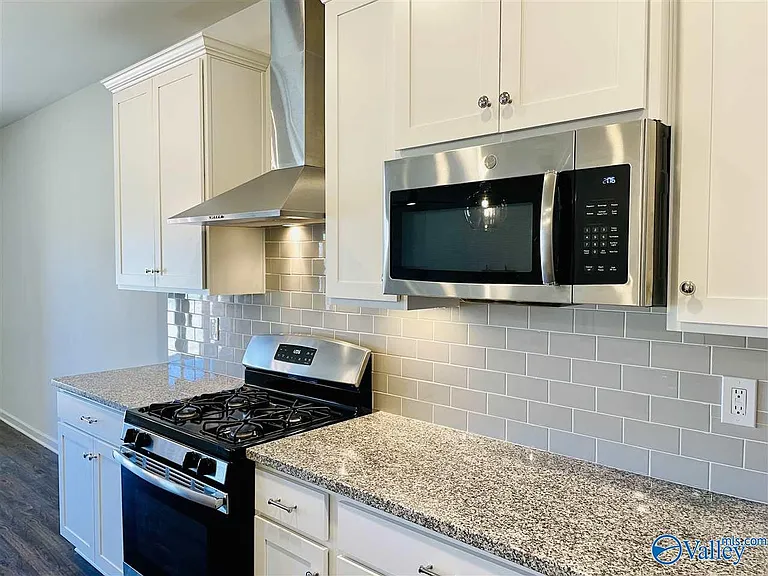 7305 Kendama Ct — Photo 16