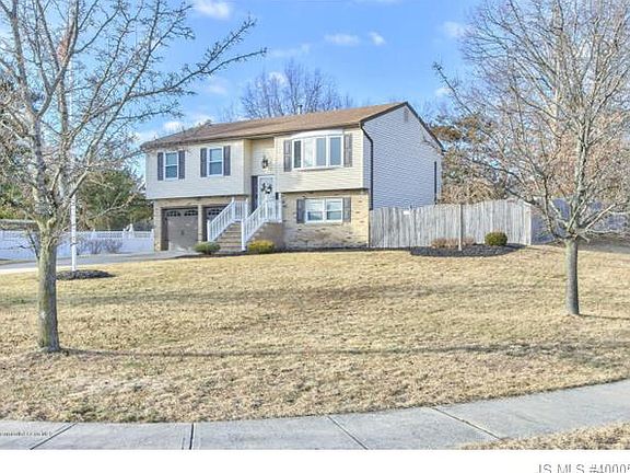 2nd image of 95 Eric Ct