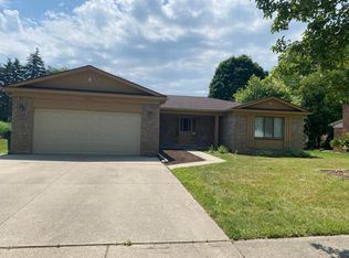 3698 Forge Dr, Troy, MI 48083