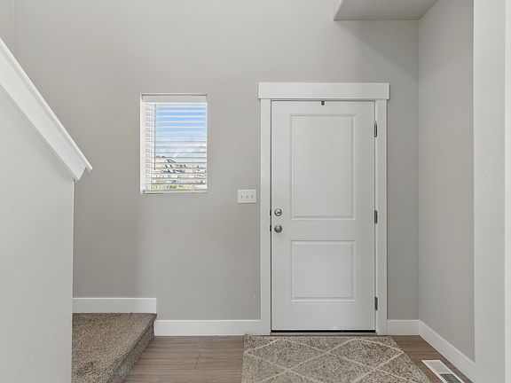 4th image of 1147 N Carriage Ln