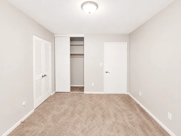 Lexington Hills Apartments — Photo 107