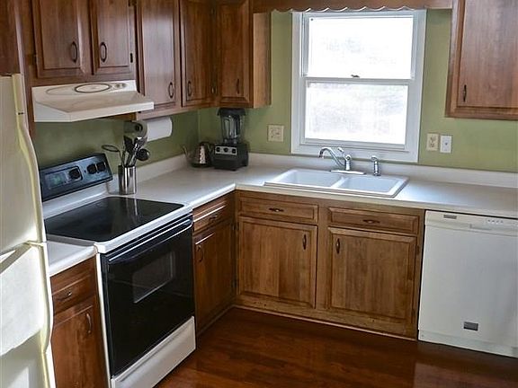 5th image of 5209 N Montclair Ave