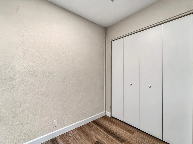 317 W Hononegh Dr #7 — Photo 14