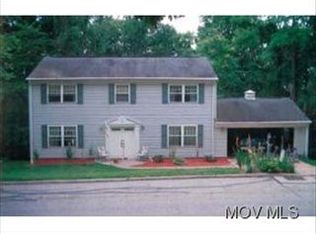 13 Woodland Park Dr, Parkersburg, WV 26104