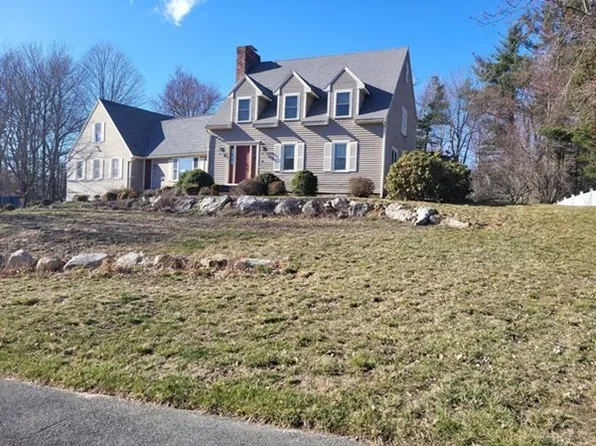 22 Ledgewood Dr, Hanover, MA 02339