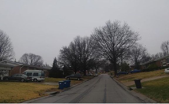4th image of 308 Southampton Dr