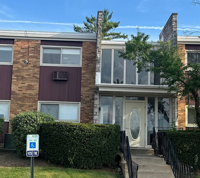 1st image of 1313A S Rebecca Rd APT 218