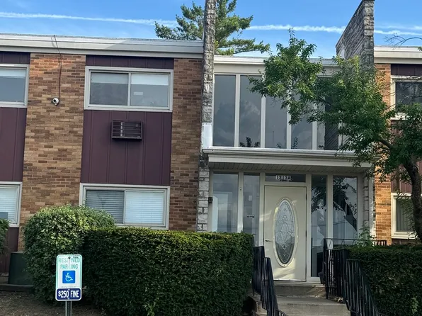 1313 S Rebecca Rd APT 218, Lombard, IL 60148
