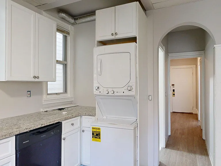 346 Chelsea St #1 — Photo 9