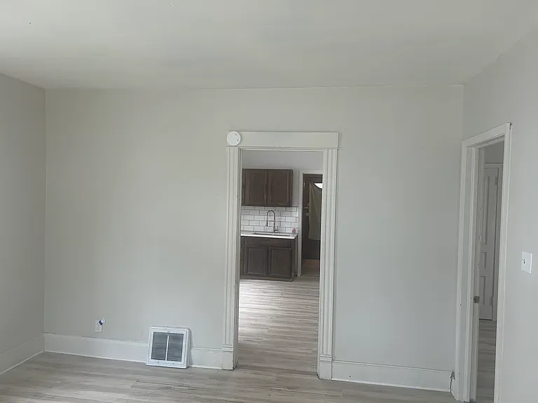 1630 Kearney Ave — Photo 6